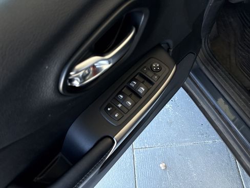 Used 2022 Jeep Cherokee Latitude Lux w/ Sun & Sound Group image 16