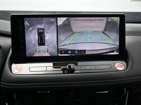 Used 2026 Nissan Rogue SL AWD/4WD image 23