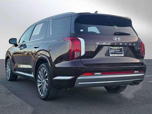 Used 2024 Hyundai Palisade Calligraphy image 5