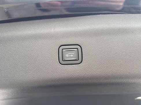 Used 2021 Buick Enclave Essence w/ Sound and Sites Package image 34