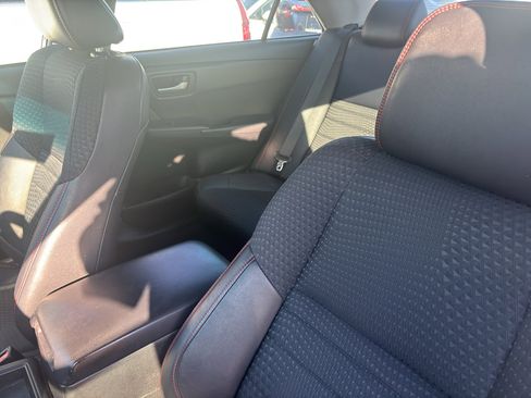 Used 2015 Toyota Camry SE image 5