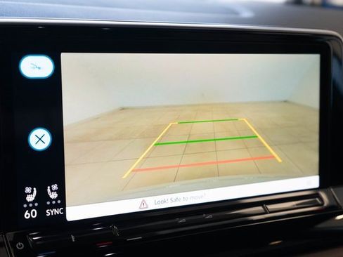 Used 2024 Volkswagen Atlas Cross Sport SE image 26