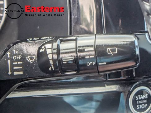 Used 2022 Nissan Pathfinder SV image 59