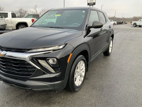 Used 2024 Chevrolet TrailBlazer LS w/ LS Convenience Package image 13