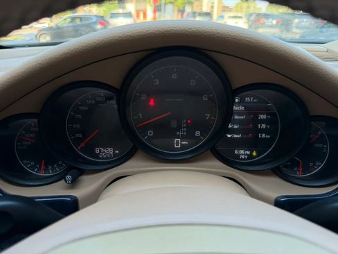 Used 2014 Porsche Panamera RWD image 28