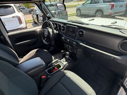 Used 2019 Jeep Wrangler Unlimited Sport S AWD/4WD image 26