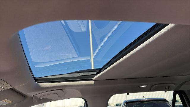 Used 2023 Honda Pilot Elite image 12