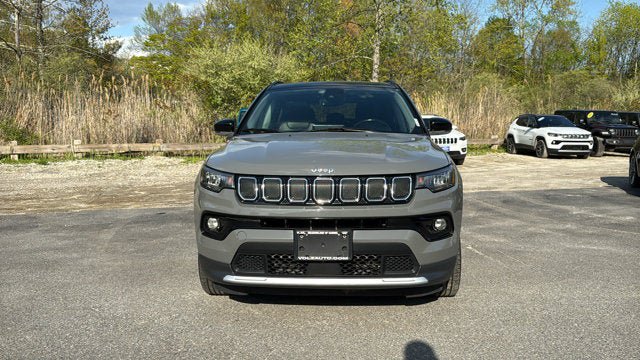 Used 2022 Jeep Compass Limited w/ Sun and Sound Group AWD/4WD image 3
