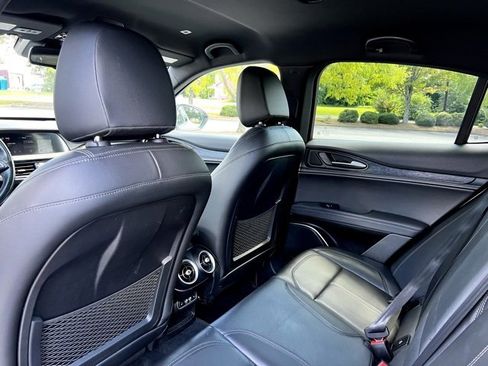 Used 2022 Alfa Romeo Stelvio Sprint image 19