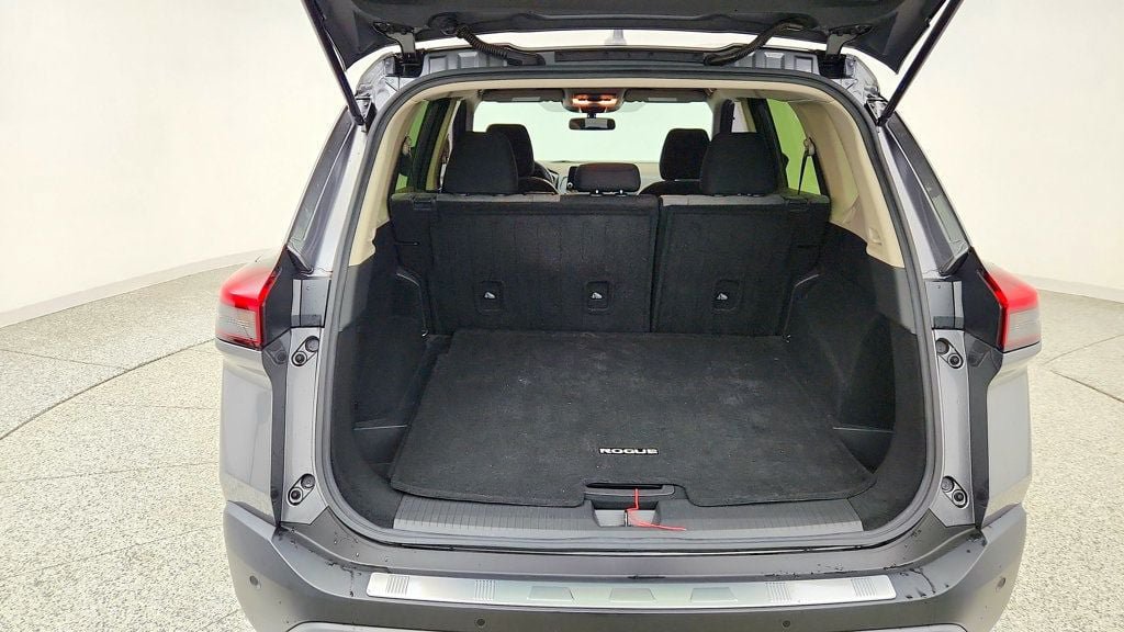 Used 2023 Nissan Rogue SV FWD image 21