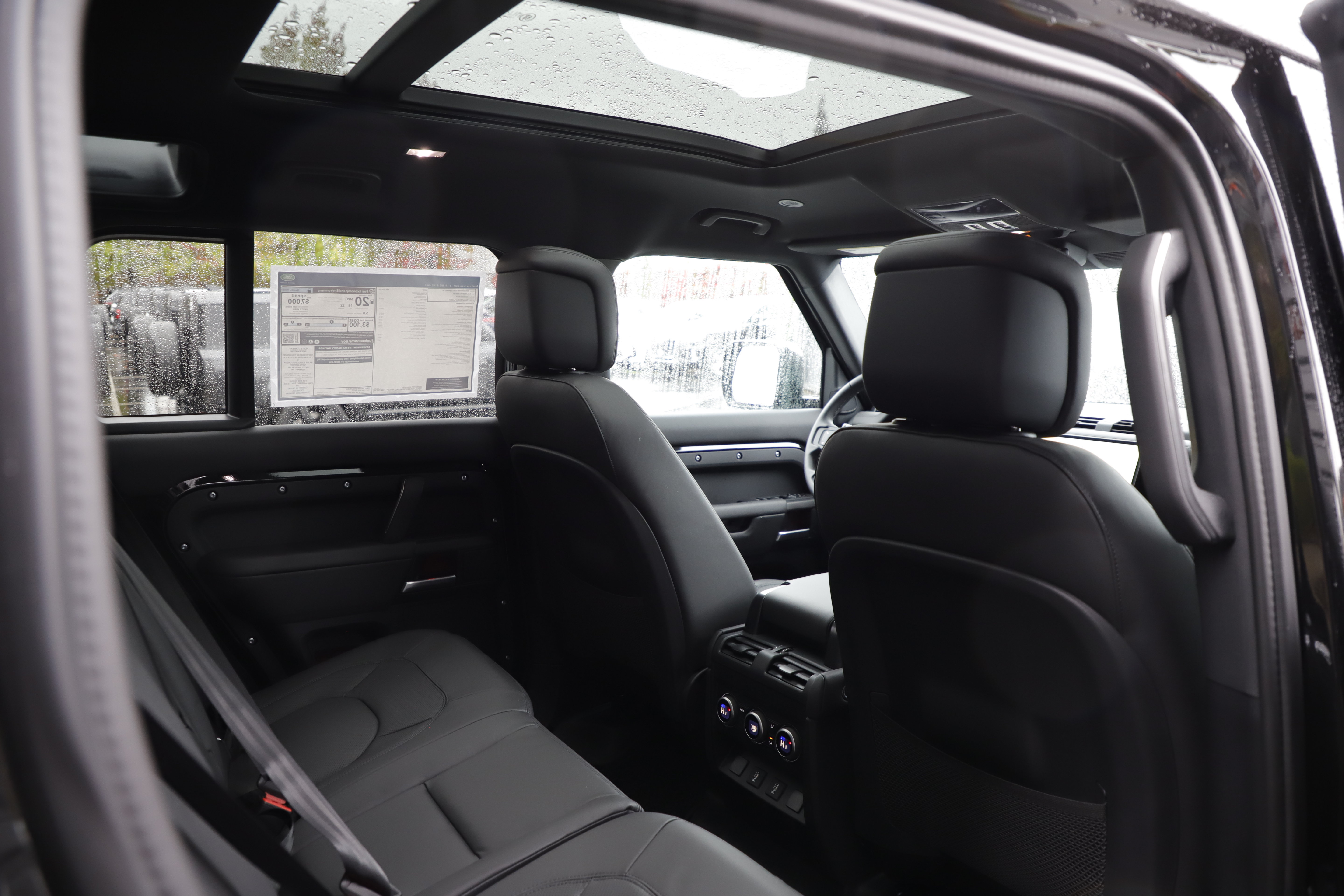New 2026 Land Rover Defender 110 X-Dynamic SE AWD/4WD image 13