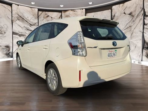 Used 2012 Toyota Prius V Three FWD image 8