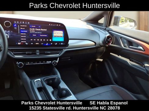 Certified 2025 Chevrolet Equinox EV RS FWD image 21