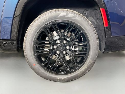 New 2026 Jeep Grand Wagoneer L Limited AWD/4WD image 35