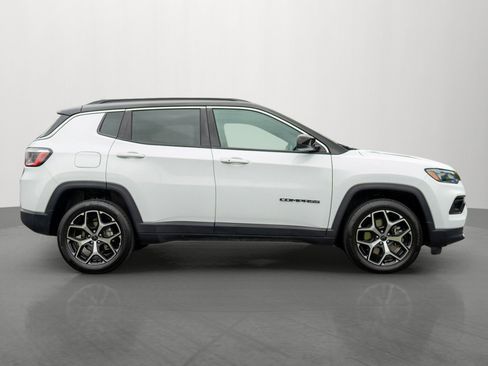 Used 2025 Jeep Compass Limited AWD/4WD image 8