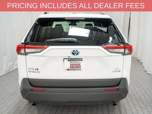 Certified 2024 Toyota RAV4 LE AWD/4WD image 4
