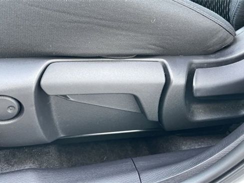 Used 2025 Mitsubishi Outlander ES image 12