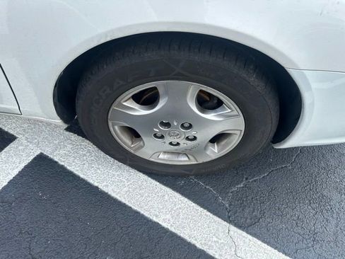 Used 2004 Toyota Avalon image 10