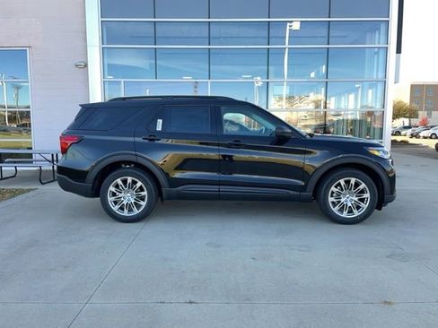 New 2026 Ford Explorer Active w/ Active Comfort Package image 4