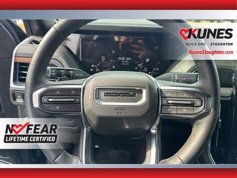 Used 2025 GMC Yukon Denali AWD/4WD image 31