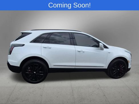 Used 2023 Cadillac XT5 Sportv w/ LPO, Floor Liner Package AWD/4WD image 7