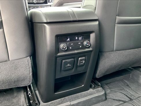 Used 2023 Chevrolet Traverse High Country w/ LPO, Floor Liner Package FWD image 35