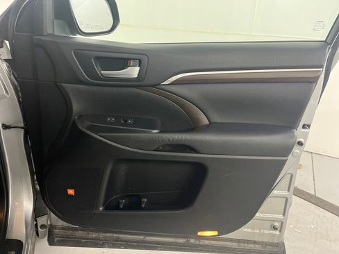 Used 2015 Toyota Highlander Limited Platinum image 30