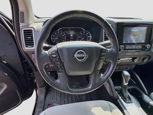 Used 2022 Nissan Frontier SV AWD/4WD image 11