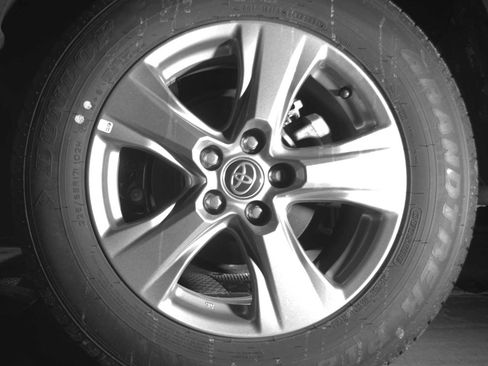 Used 2025 Toyota RAV4 XLE image 12