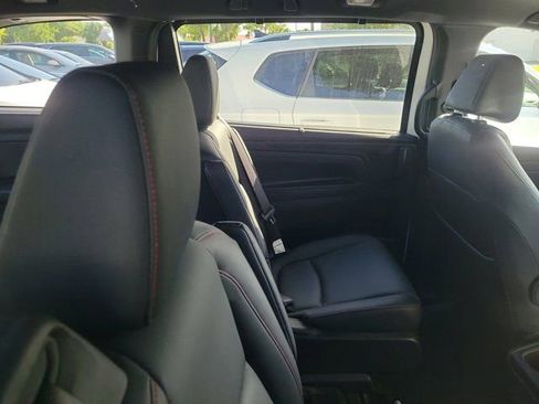 Used 2024 Honda Odyssey Sport image 4