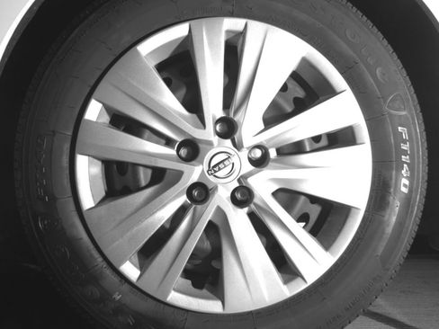 Used 2025 Nissan Sentra S FWD image 15