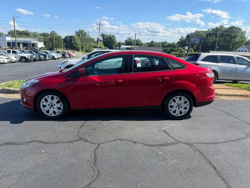 Used 2012 Ford Focus SE FWD image 4