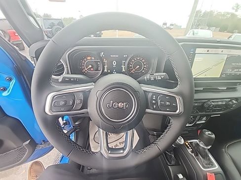 New 2026 Jeep Wrangler Unlimited Sahara AWD/4WD image 9