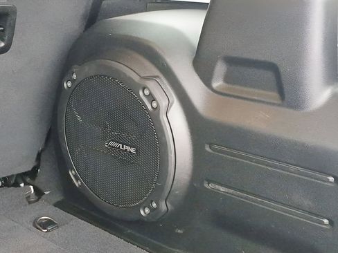 Used 2020 Jeep Wrangler Unlimited Sahara w/ Uconnect 4C Nav & Sound Group image 11