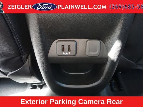 Used 2022 Chevrolet Colorado Z71 AWD/4WD image 12