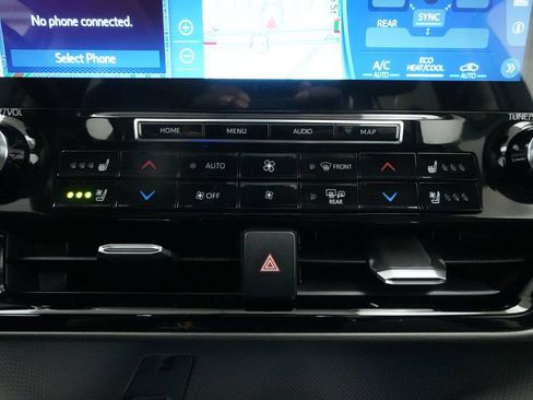 Used 2020 Toyota Highlander Limited AWD/4WD image 37