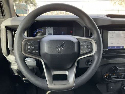 Used 2022 Ford Bronco Base image 18