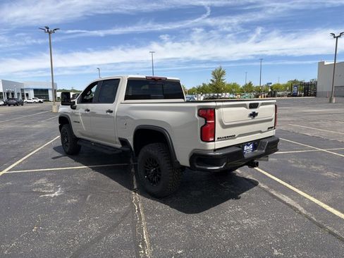 New 2026 Chevrolet Silverado 2500 ZR2 w/ LPO, Dark Essentials Package AWD/4WD image 7