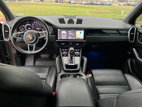 Used 2020 Porsche Cayenne image 12