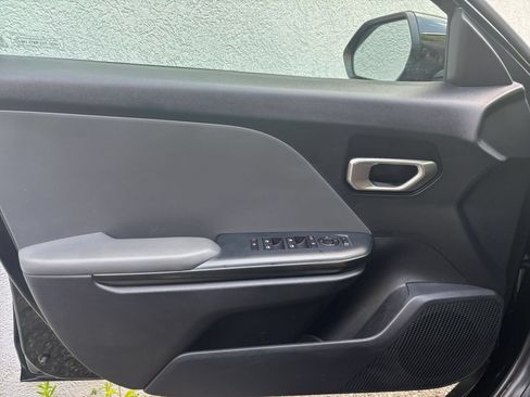 Used 2025 Kia K4 FWD image 18