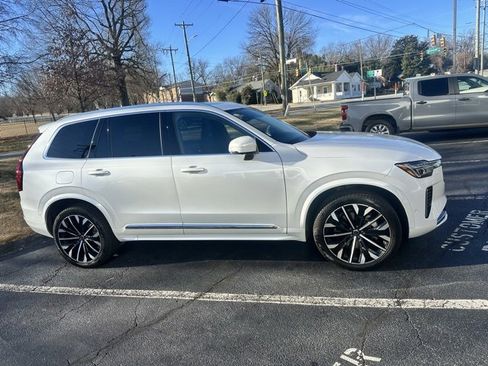Used 2025 Volvo XC90 B6 Plus w/ Protection Package Premier image 4