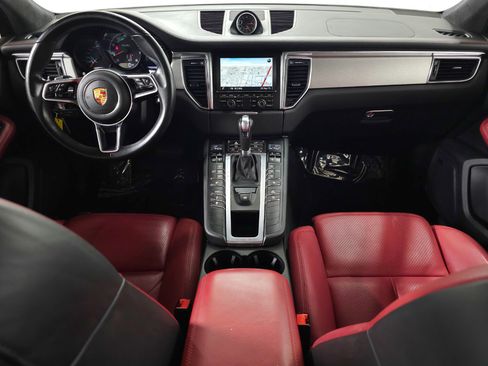 Used 2015 Porsche Macan Turbo image 15
