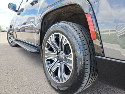 Used 2023 Jeep Wagoneer L Series II image 17