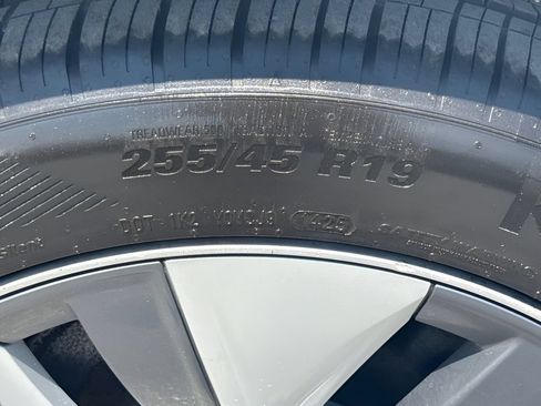 Used 2023 Tesla Model Y Long Range AWD/4WD image 19