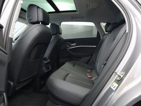 Used 2021 Audi e-tron Premium w/ Convenience Plus Package image 23
