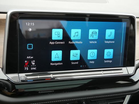 Used 2024 Volkswagen Atlas SE w/ Panoramic Sunroof Package image 23