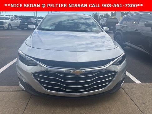 Used 2020 Chevrolet Malibu LT image 2