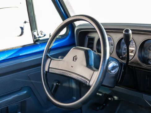 Used 1992 Dodge D/W Truck 250 image 37