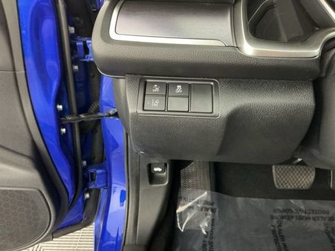 Used 2018 Honda Civic Touring image 25