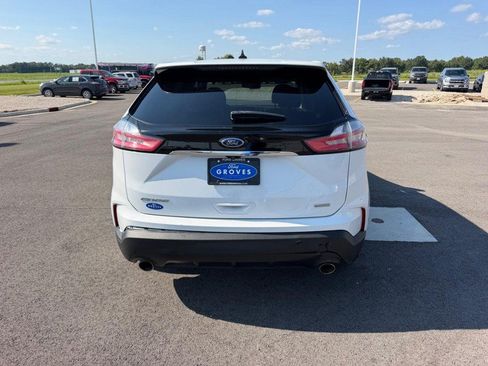 Used 2019 Ford Edge SE FWD image 6
